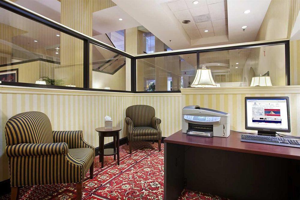 Hilton Fort Wayne At The Grand Wayne Convention Center (Adults Only) Επιχειρήσεις φωτογραφία