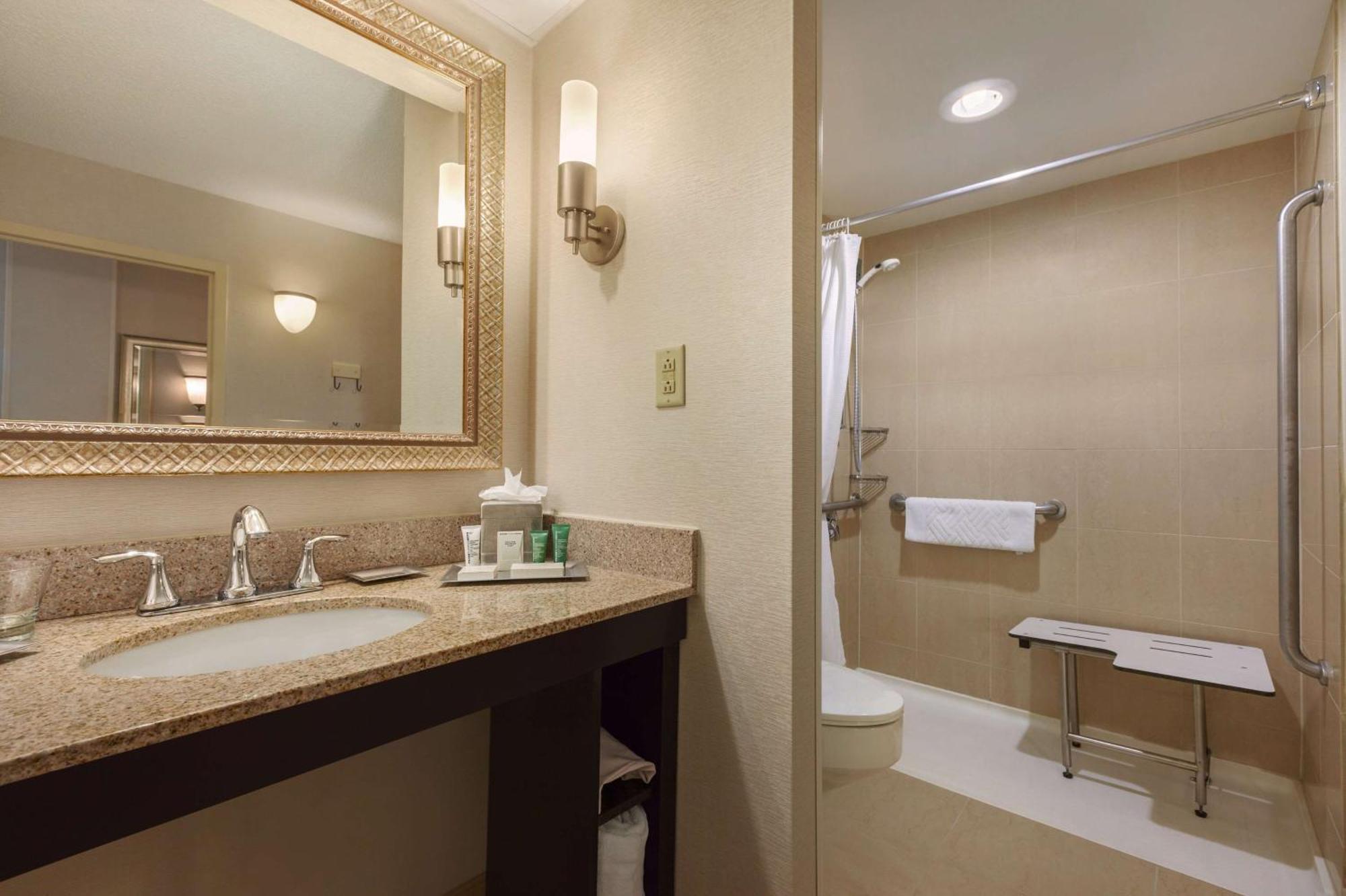 Hilton Fort Wayne At The Grand Wayne Convention Center (Adults Only) Εξωτερικό φωτογραφία
