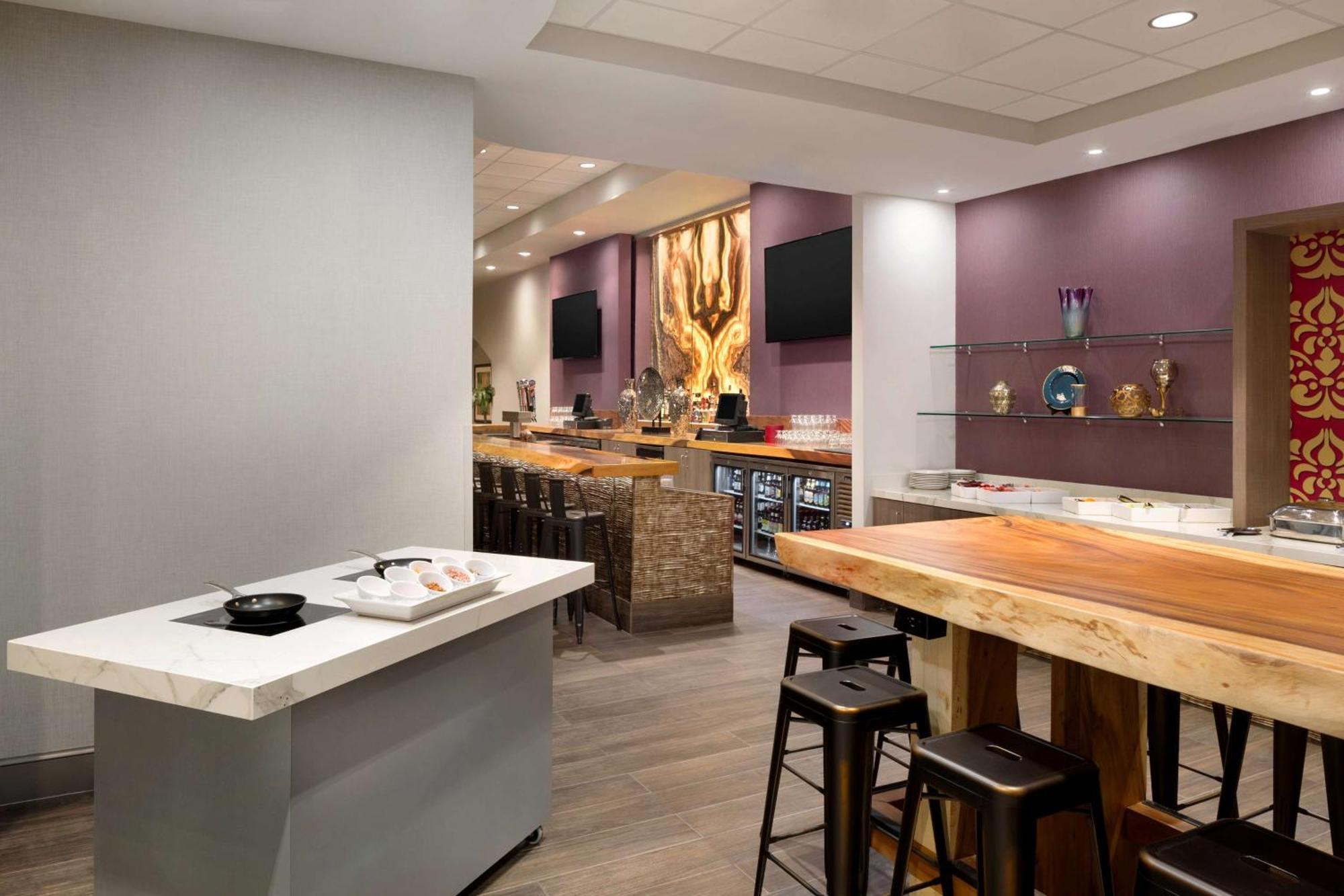 Hilton Fort Wayne At The Grand Wayne Convention Center (Adults Only) Εξωτερικό φωτογραφία