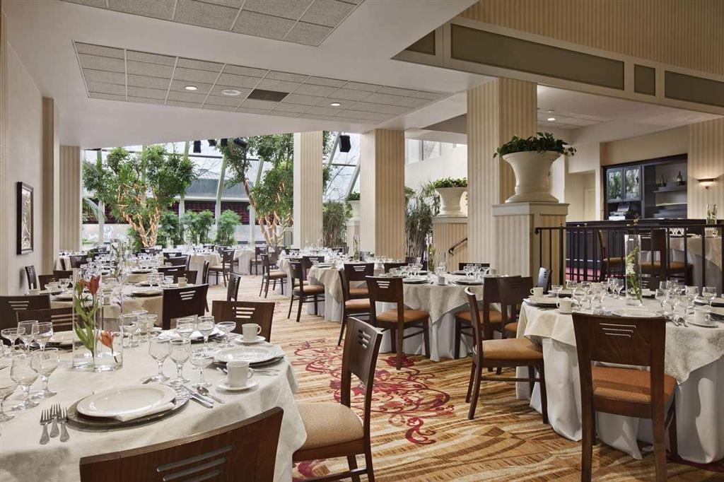 Hilton Fort Wayne At The Grand Wayne Convention Center (Adults Only) Εστιατόριο φωτογραφία